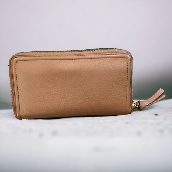 TORY BURCH Thea Multi-Gusset Zip
Continental Wallet - Picture 2 of 10